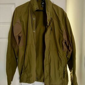 Kuhl Men's Olive Green Raincoat with Brown Accents